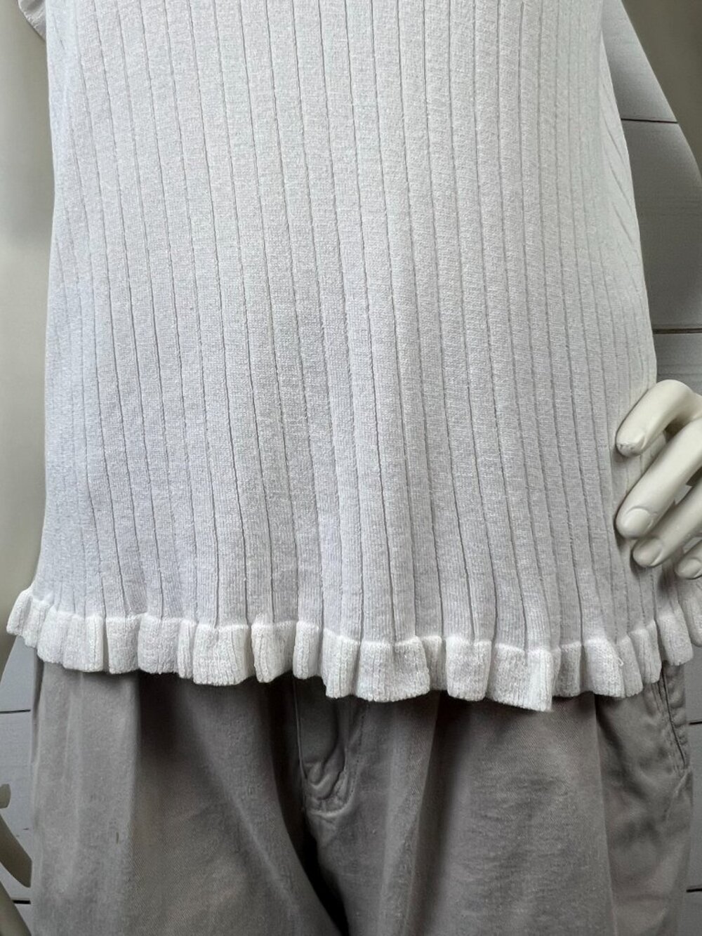White Birch White Ribbed Ruffle Trim Sleeveless Top - Size 1X - Picture 2 of 16